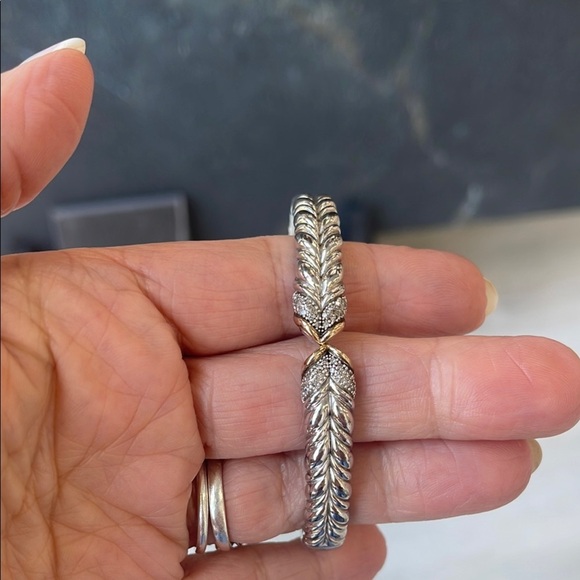 Elegant Silver and Gold Women's Bracelet - Picture 3 of 8